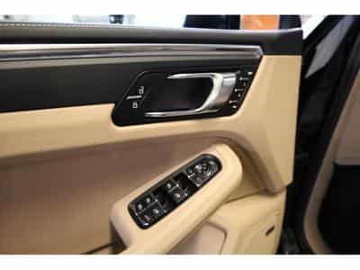 Porsche Macan T (2024) - Photo 15