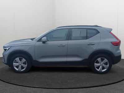 Volvo XC40 Essentiel B3 Mild Hybrid (2025) - Photo 4