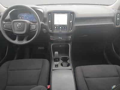 Volvo XC40 Essentiel B3 Mild Hybrid (2025) - Photo 3