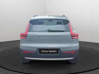 Volvo XC40 Essentiel B3 Mild Hybrid (2025) - Photo 6