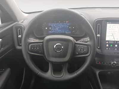Volvo XC40 Essentiel B3 Mild Hybrid (2025) - Photo 12