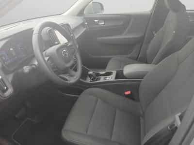 Volvo XC40 Essentiel B3 Mild Hybrid (2025) - Photo 10