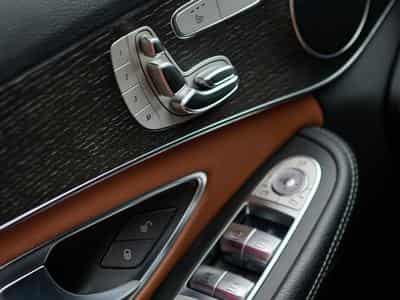 Mercedes C 200 AMG (2019) - Photo 8