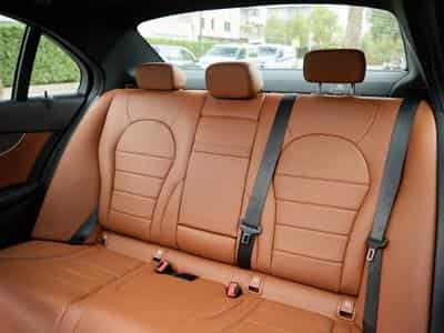 Mercedes C 200 AMG (2019) - Photo 10