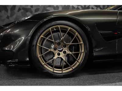 Aston-Martin Vanquish Volante V12 Twin Turbo - Minotaur Green (2026) - Photo 11