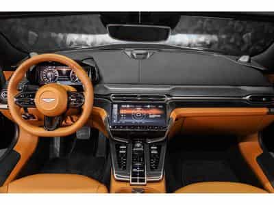 Aston-Martin Vanquish Volante V12 Twin Turbo - Minotaur Green (2026) - Photo 14