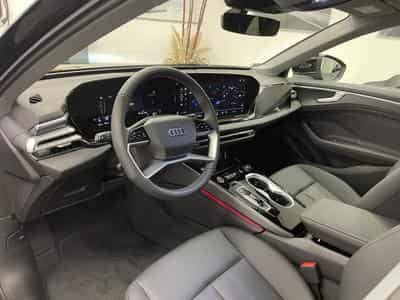 Audi A6 Avant e-hybrid 299 CH / 220 KW S tronic (2025) - Photo 4