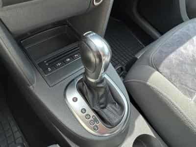VW Touran Touran Highline 1.4 *Automatik*Xenon*Navi*SHZ (2012) - Foto 13