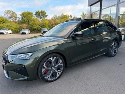 Skoda Octavia Octavia Kombi 2.0TSI RS Facelift Pano AHK 19"ACC (2025) - Foto 1