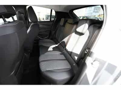 Peugeot 208 1.2 Hybrid e-DSC6 110 Allure (2026) - Foto 10