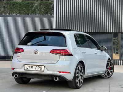 VW Golf VII GTI PERFORMANCE / AUTOMATIQUE / TOIT OUVRANT / (2019) - Photo 3