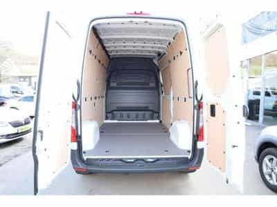 Mercedes Sprinter 315 Kasten L2 FWD (2023) - Photo 11