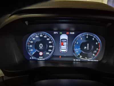 Volvo XC40 T2 Plus Dark (2022) - Photo 3
