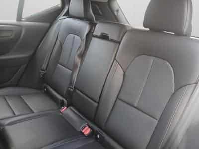 Volvo XC40 B3 Core 2026 / Essence (2025) - Foto 13