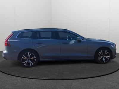 Volvo V60 B4 Core Mild Hybride / Esence (2025) - Photo 6