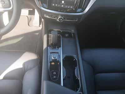 Volvo V60 B4 Core Mild Hybride / Esence (2025) - Photo 11