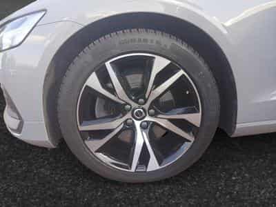 Volvo V60 B4 Core Mild Hybride / Esence (2025) - Photo 14