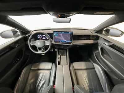 VW Passat R-Line+DSG+4M+IQ-Drive+Pano+Soundsystem+AHK (2024) - Foto 2