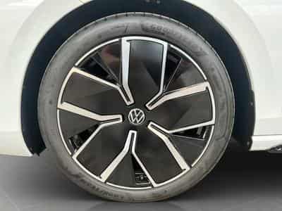 VW Passat R-Line+DSG+4M+IQ-Drive+Pano+Soundsystem+AHK (2024) - Foto 8