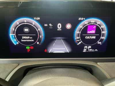 VW Passat R-Line+DSG+4M+IQ-Drive+Pano+Soundsystem+AHK (2024) - Foto 11