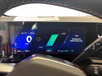 Renault Rafale 1.2 E-Tech Esprit Alpine E-Tech 4x4 plug-in hybrid 300 hp (2026) - Photo 11
