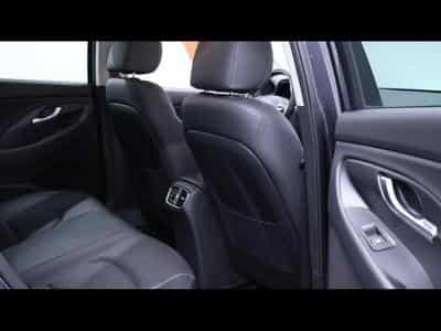 Hyundai i30 CW 1.5T-GDi 48V MHEV DCT7 (2021) - Photo 13