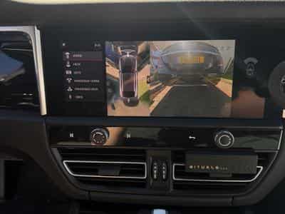 Porsche Macan S (2022) - Photo 10