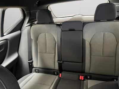Volvo XC40 B3 Core / Essence (2024) - Foto 14