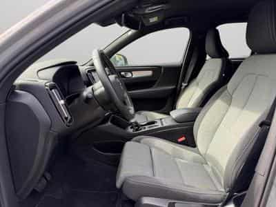 Volvo XC40 B3 Core / Essence (2025) - Foto 9