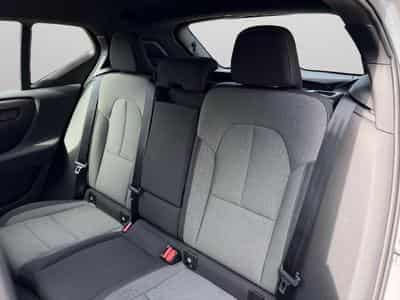 Volvo XC40 B3 Core / Essence (2025) - Foto 13
