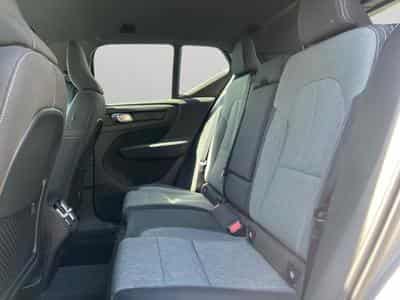 Volvo XC40 B3 Core / Essence (2024) - Foto 13