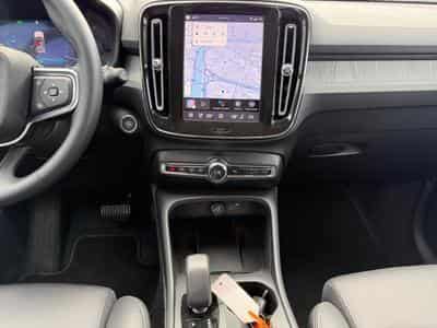 Volvo XC40 B3 Core 2026 / Essence (2025) - Foto 11