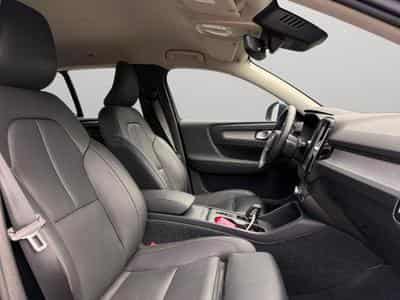 Volvo XC40 B3 Core 2026 / Essence (2025) - Foto 15