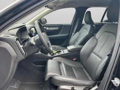 Volvo XC40 B3 Core 2026 / Essence (2025) - Foto 9