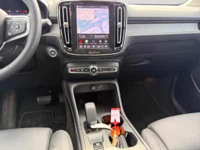 Volvo XC40 B3 Core 2026 / Essence (2025) - Foto 11