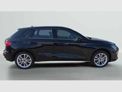 Audi A3 TFSI Mild Hybrid 150 S tronic 7 Design (2026) - Photo 8