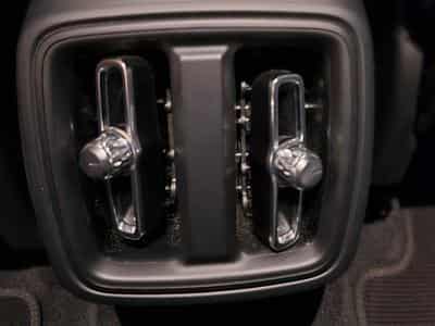 Volvo XC40 VOLVO XC40 T2 automatic Essence Plus Dar (2022) - Photo 14