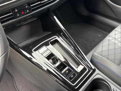 VW Golf R-Line Limited (2026) - Foto 13