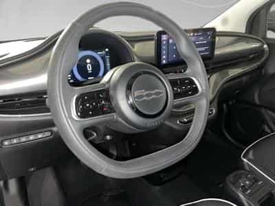 Fiat 500 500e 42 kWh LIMO (2023) - Photo 8