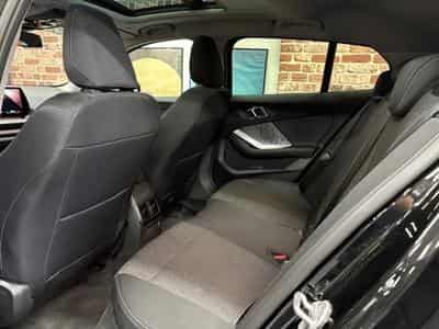 BMW 120 120iA 170cv Auto M-SPORT DESIGN (2025) - Foto 6