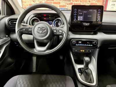 Toyota Yaris Yaris 1.5 Hybrid 92cv Auto TEAM DEUTSCHLAND (2023) - Photo 4