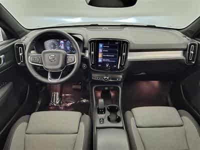 Volvo XC40 1.5 T2 Core Geartronic NAVI/FULL LED/JA17/PDC (2024) - Photo 8