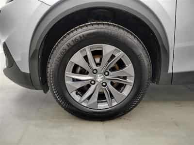 Peugeot 2008 1.2 Active Pack 130CV/NAVI/FULL LED/JA16/PDC (2023) - Photo 6