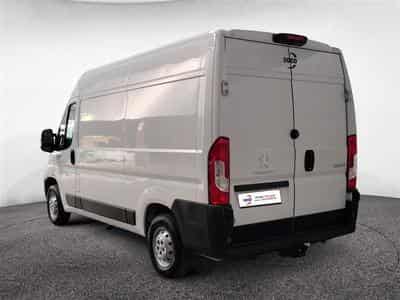Peugeot Boxer 2.2 BlueHDi 140cv L2H2 NAVI / CAMERA / CRUISE (2021) - Foto 2