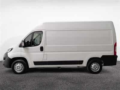 Peugeot Boxer 2.2 BlueHDi 140cv L2H2 NAVI / CAMERA / CRUISE (2021) - Foto 3