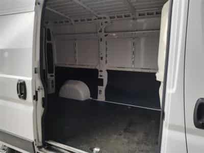 Peugeot Boxer 2.2 BlueHDi 140cv L2H2 NAVI / CAMERA / CRUISE (2021) - Foto 13