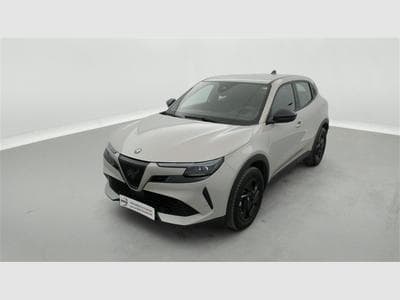 Alfa-Romeo Junior 1.2 Turbo Ibrida Pack Tech*NAVI/CAM/MATRIX LED/PDC/JA17* (2025) - Photo 1