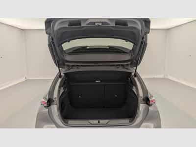 Peugeot 308 Hybrid 145 e-DCS6 Allure (2025) - Foto 11