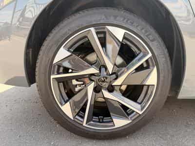 Peugeot 308 1.2 Hybride 145 ALLURE e-DCS6 (2025) - Photo 12