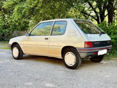 Peugeot 205 Look (1991) - Photo 1